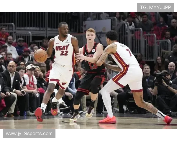 希罗外线连发打出热火节奏，主场沸腾