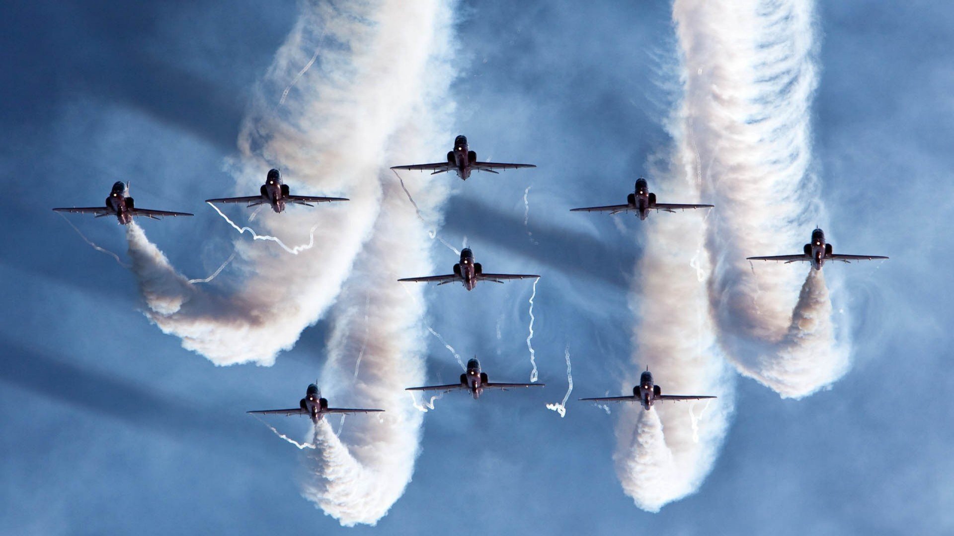 九游娱乐平台-基:全黑队的“攻防双全者”,每次突破和拦截都显示出极高的球技